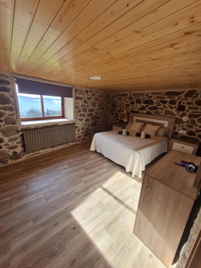 Casa Fondo De Holiday home Chantada